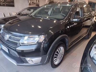 Usata Dacia Sandero Stepway 90 CV (66 kW) 2013 Nero Berlina