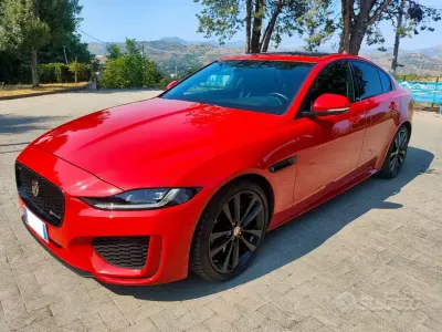 Usata Jaguar XE R-Dynamic 180 CV (132 kW) 2021 Rosso Berlina