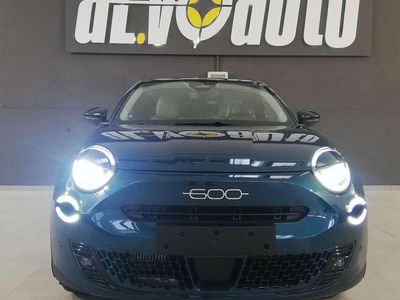 Nuova Fiat 600 La Prima 136 CV (100 kW) 2026 Verde mare d' italia SUV