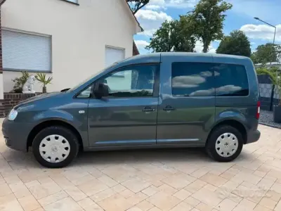 Usata VW Caddy Life 102 CV (75 kW) 2005 Grigio Monovolume
