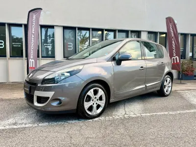 Usata Renault Scénic III Dynamique 110 CV (80 kW) 2011 Grigio Monovolume