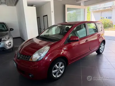 Usata Nissan Note 88 CV (64 kW) 2008 Rosso Utilitaria