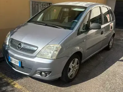 Usata Opel Meriva Club 90 CV (66 kW) 2010 Grigio Monovolume