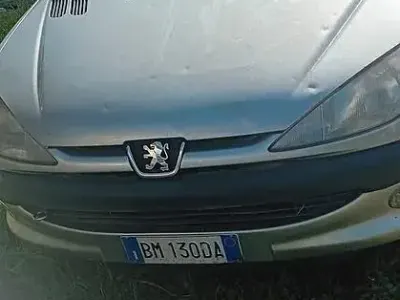 Usata Peugeot 206 90 CV (66 kW) 2000 Berlina