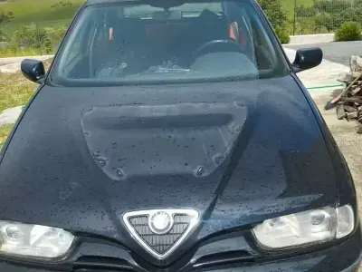 Usata Alfa Romeo 146 103 CV (75 kW) 1999 Nero Utilitaria
