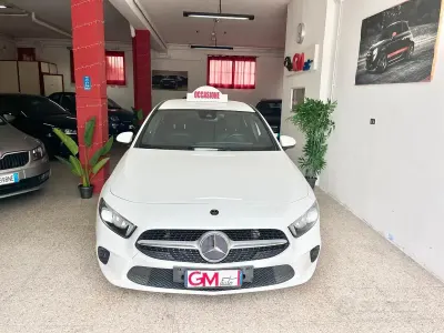 Usata Mercedes A180 Business 116 CV (85 kW) 2019 Bianco Berlina