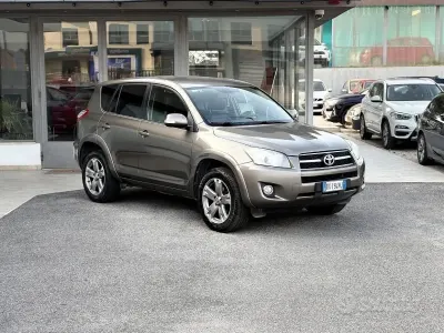 Usata Toyota RAV4 150 CV (110 kW) 2009 Nero SUV