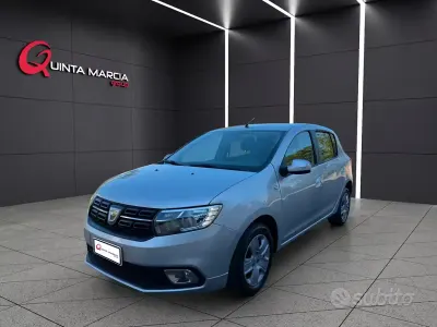 Käytetty Dacia Sandero Comfort 90 HP (66 kW) 2018 Harmaa Viistoperä