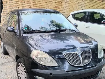 Usata Lancia Ypsilon 60 CV (44 kW) 2003 Nero Utilitaria