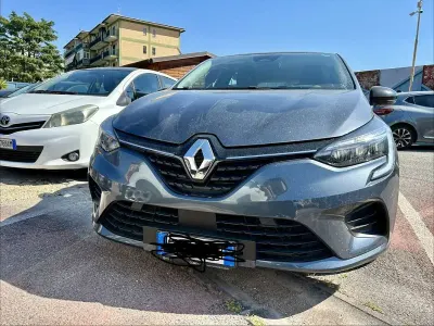 Usata Renault Clio V Business 145 CV (106 kW) 2022 Berlina