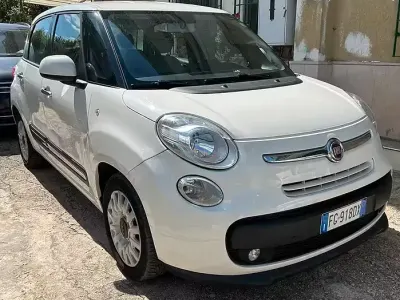 Begagnad Fiat 500L Lounge 120 HK (88 kW) 2017 Vit Minibuss