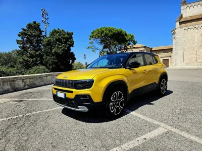 Usata Jeep Avenger EV Summit 114 kW (156 CV) 2023 Giallo SUV