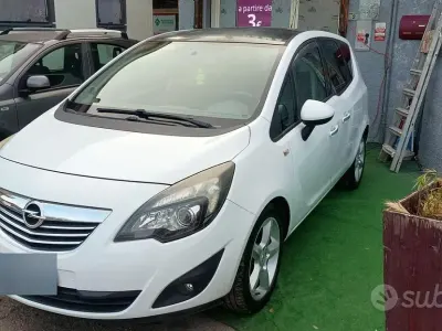 Usata Opel Meriva Cosmo 110 CV (80 kW) 2012 Bianco Monovolume