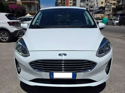 Usata Ford Fiesta Titanium 86 CV (63 kW) 2019 Bianco Utilitaria