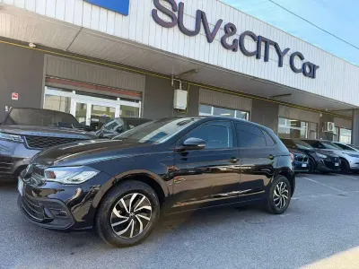 Usata VW Polo Highline 90 CV (66 kW) 2022 Nero Utilitaria