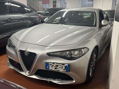 Usata Alfa Romeo Giulia Super 150 CV (110 kW) 2018 Argento Berlina