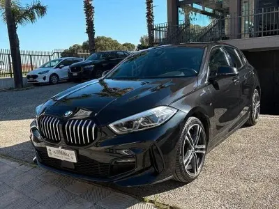 Używany BMW 118 M Sport 150 KM (110 kW) 2022 Czarny Hatchback