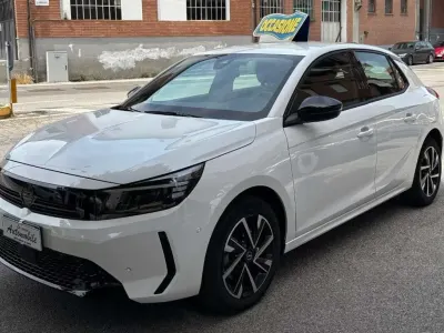 Usata Opel Corsa 101 CV (74 kW) 2025 Bianco Utilitaria