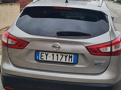 Usata Nissan Qashqai 115 CV (84 kW) 2015 Grigio SUV