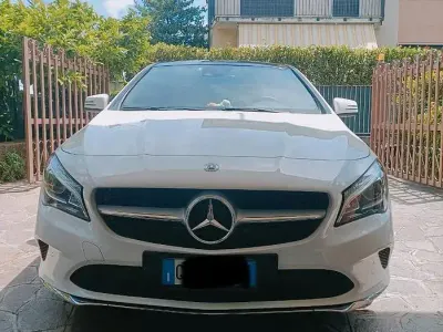 Usata Mercedes CLA180 122 CV (89 kW) 2018 Bianco Coupé