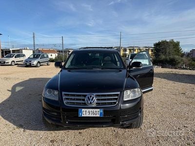 Usata VW Touareg 174 CV (127 kW) 2005 Nero SUV