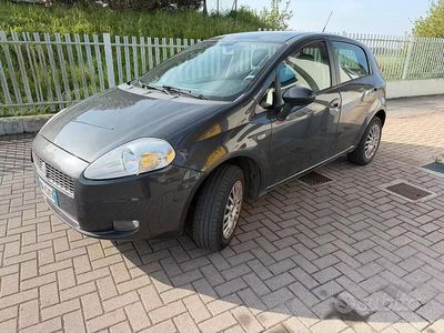 Usata Fiat Grande Punto Dynamic 69 CV (50 kW) 2009 Grigio Utilitaria