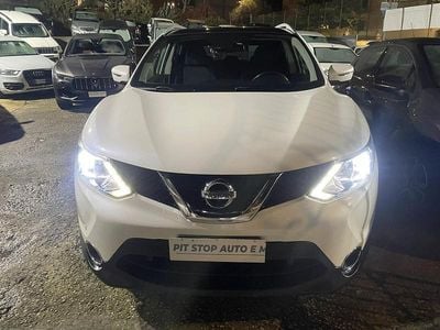 Usata Nissan Qashqai Tekna 130 CV (95 kW) 2015 Bianco SUV