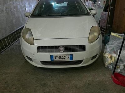 Usata Fiat Punto 77 CV (56 kW) 2009 Bianco Utilitaria