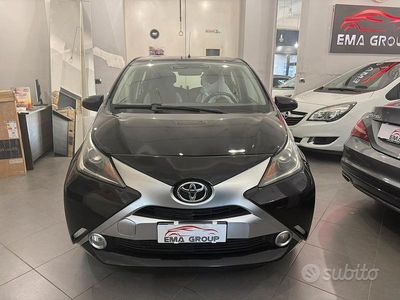Begagnad Toyota Aygo 69 HK (50 kW) 2014 Svart Halvkombi