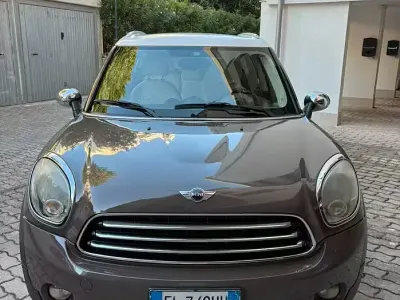 Usata Mini Countryman 90 CV (66 kW) 2011 Marrone SUV