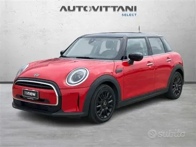 Usata Mini Cooper Essential 136 CV (100 kW) 2024 Rosso Utilitaria