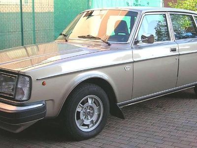 Usata Volvo 264 140 CV (102 kW) 1976 Oro Berlina