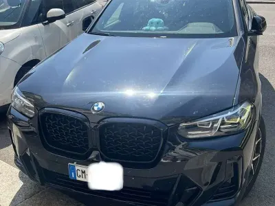 Usata BMW X4 Efficient Dynamics 190 CV (139 kW) 2023 Nero SUV