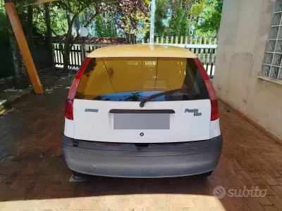 Usata Fiat Punto 71 CV (52 kW) 1997 Bianco Furgone