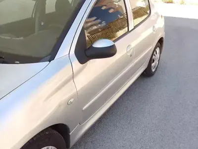 Usata Peugeot 206+ 68 CV (50 kW) 2012 Utilitaria
