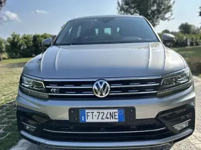 Usata VW Tiguan R-line 177 CV (130 kW) 2019 Grigio SUV