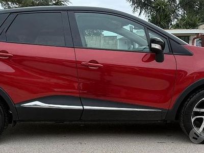 Usata Renault Captur 90 CV (66 kW) 2015 Rosso SUV
