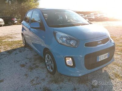 Käytetty Kia Picanto 67 HP (49 kW) 2016 Sininen Viistoperä