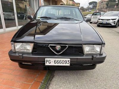 Usata Alfa Romeo 75 148 CV (108 kW) 1990 Marrone Berlina