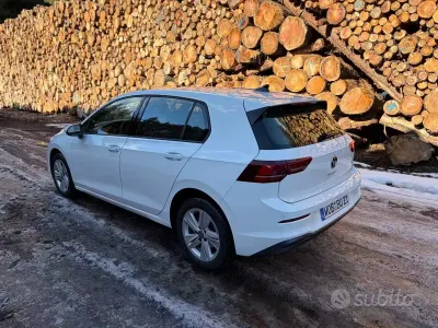 Usata VW Golf VIII 131 CV (96 kW) 2024 Bianco Berlina