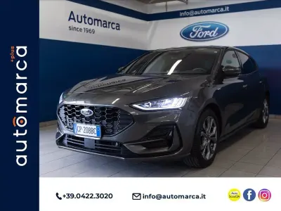 Usata Ford Focus ST-Line 125 CV (91 kW) 2023 Grigio metallizzato Berlina