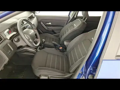 Usata Dacia Duster Journey 101 CV (74 kW) 2023 Blu scuro SUV