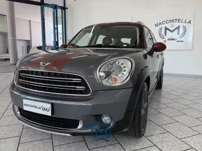 Usata Mini Cooper D Countryman Business 111 CV (81 kW) 2016 Marrone SUV
