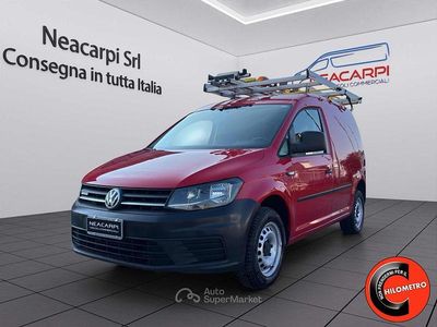 Usata VW Caddy 122 CV (89 kW) 2016 Rosso pastello Monovolume