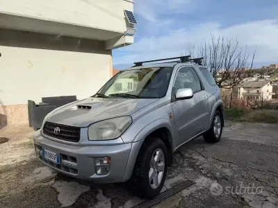 Usata Toyota RAV4 Sol 116 CV (85 kW) 2001 Grigio SUV