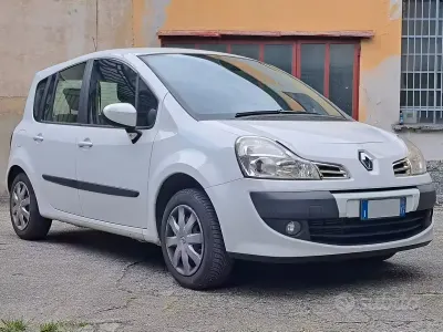 Usata Renault Modus 103 CV (75 kW) 2012 Bianco Monovolume