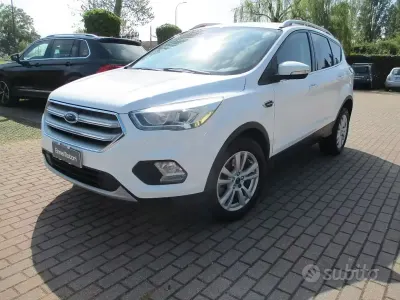 Begagnad Ford Kuga Business Edition 120 HK (88 kW) 2018 Vit SUV