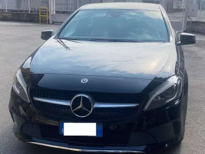 Usata Mercedes A180 Business 109 CV (80 kW) 2017 Nero Berlina