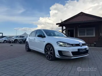 Używany VW Golf VII GTD 184 KM (135 kW) 2016 Biały Sedan/Limuzyna