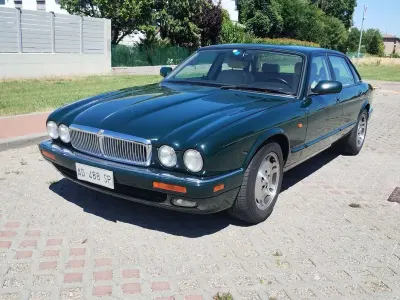 Usata Jaguar XJ6 211 CV (155 kW) 1994 Verde Berlina